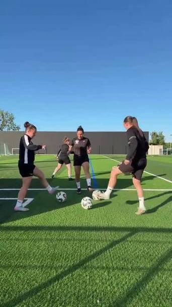 國際油價本周震蕩上行，受地緣局勢與供需前景影響